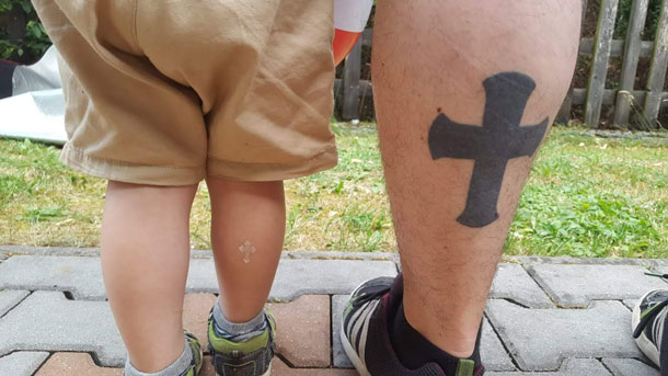 Kreuztattoos