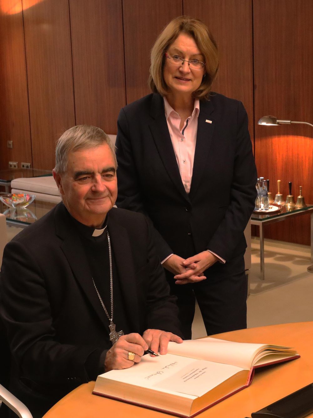 Nuntius besucht Bürgerschaftspräsidentin