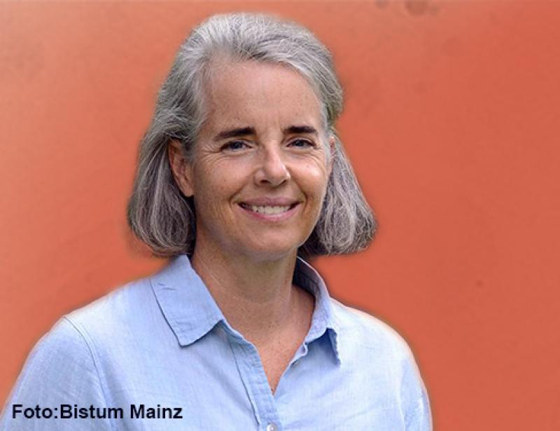 Die Frau mit dem Blick von außen