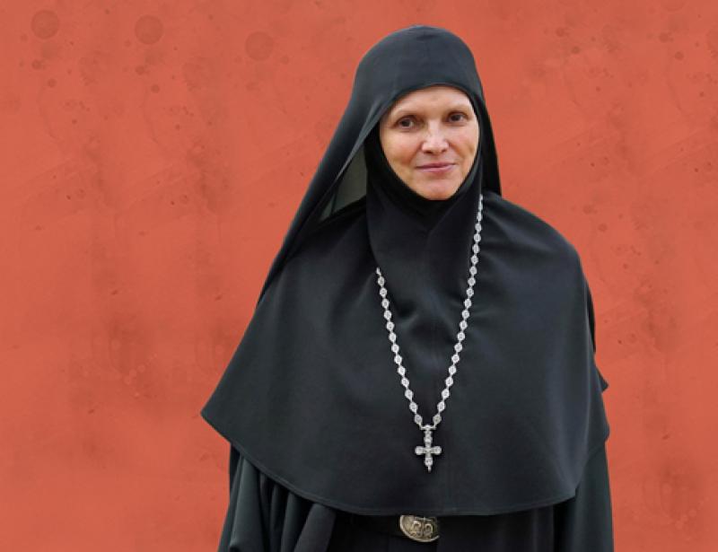 Die Frau, die in die Tiefe will