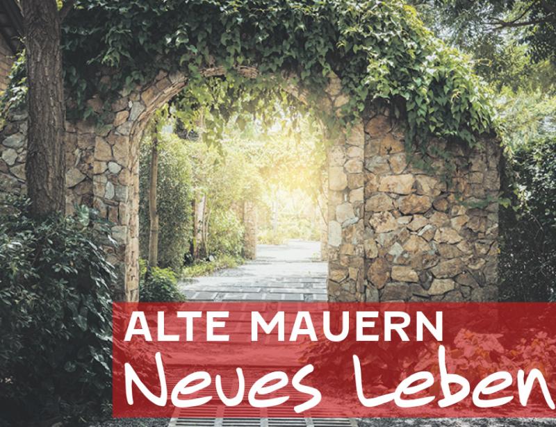 Mit Beichtstuhl und Kniekissen