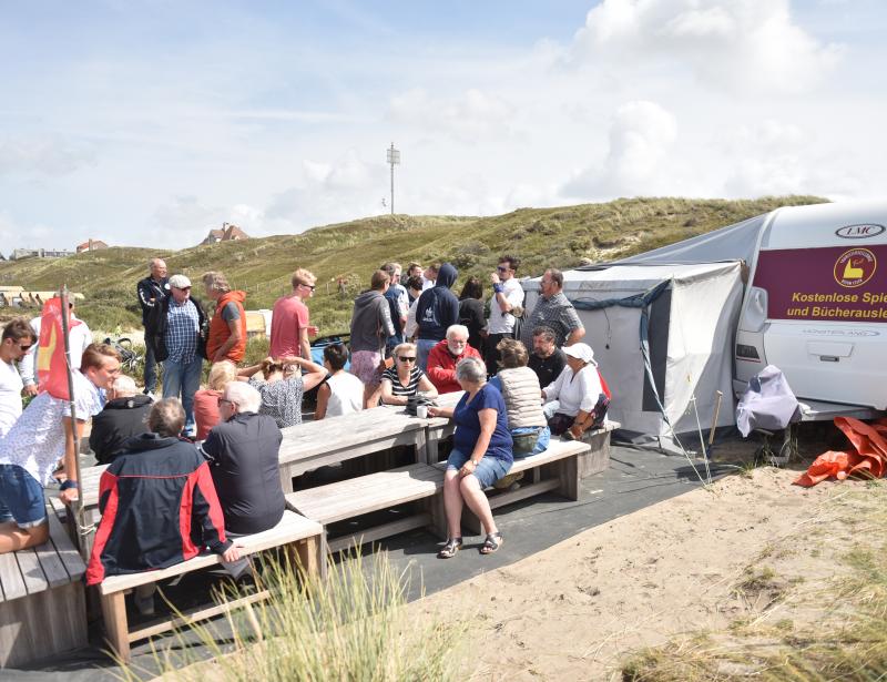 Lachen,  spielen, beten