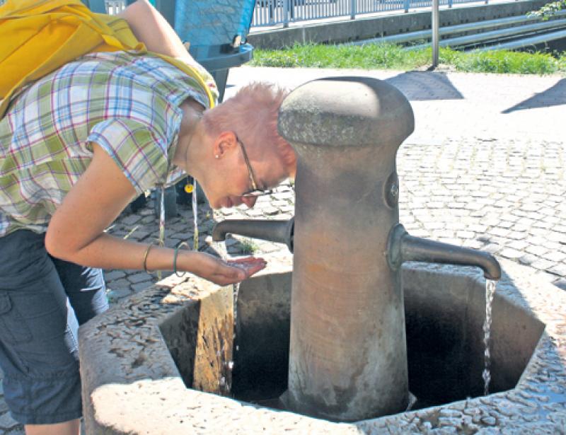 Lebendiges Wasser und Brot