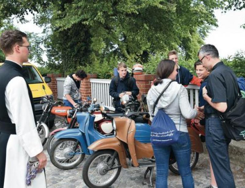 Dreifaltiger Gott lehrt Gemeinschaft