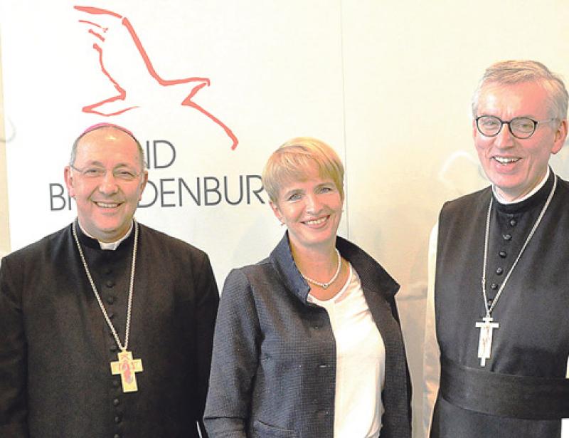 Mönche bauen neues Kloster