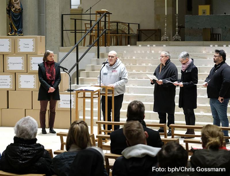 Abgründe und großes Leid