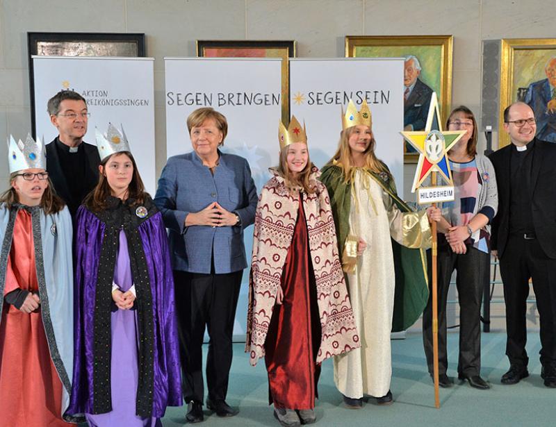 Sternsinger zu Besuch bei Bundeskanzlerin Angela Merkel