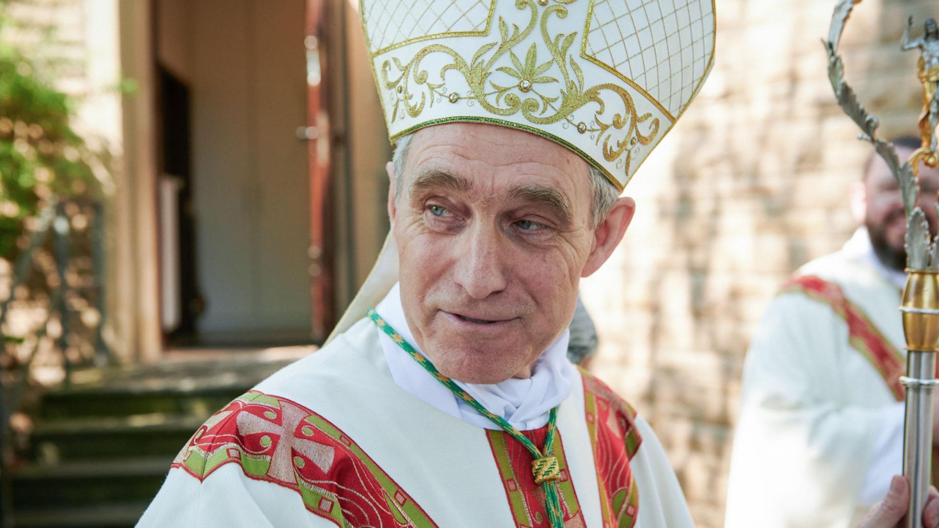 Erzbischof Georg Gänswein bei einem Gottesdienstbesuch in Bochum
