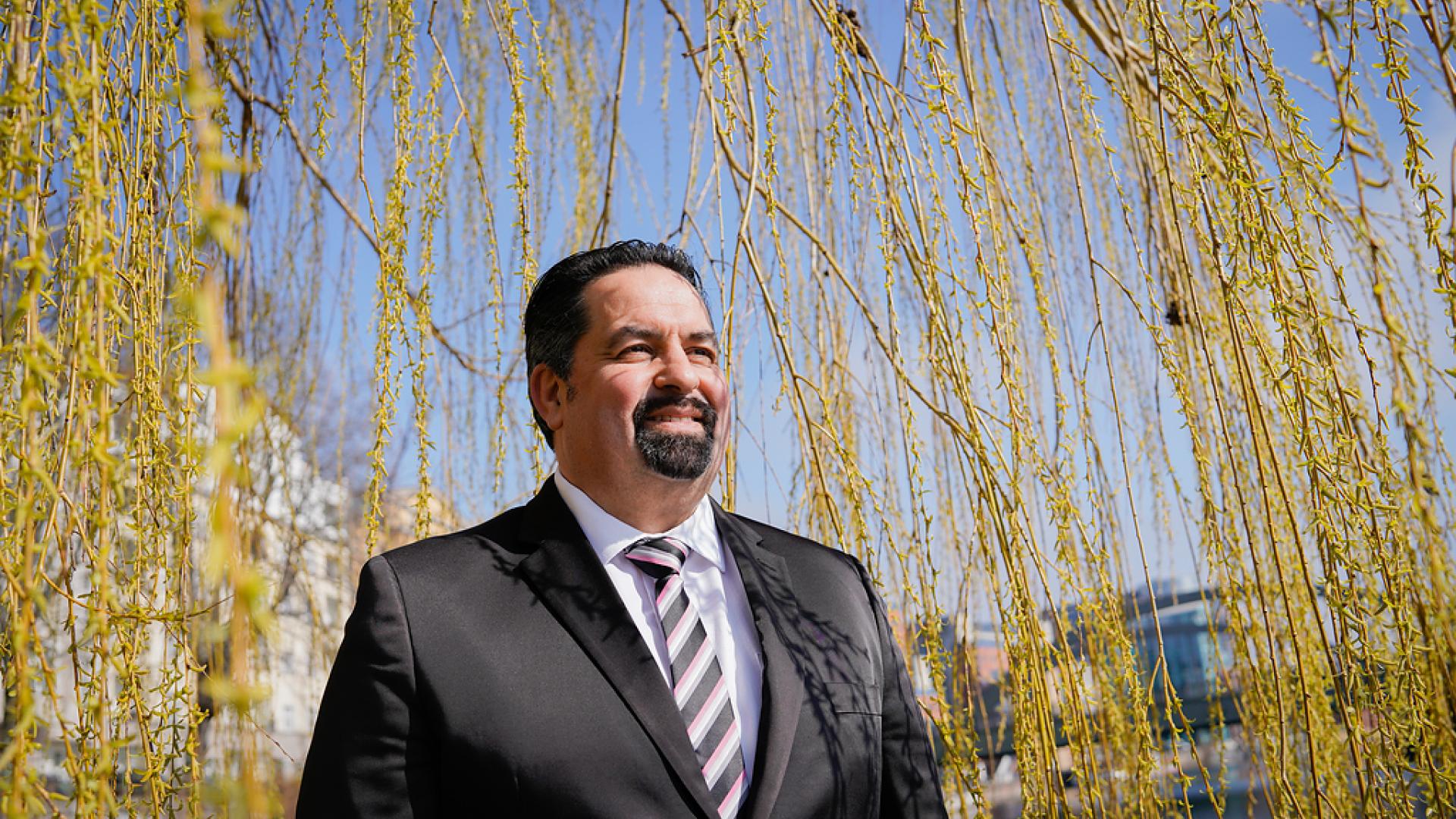 Portrait des Vorsitzenden des Zentralrats der Muslime, Aiman Mazyek