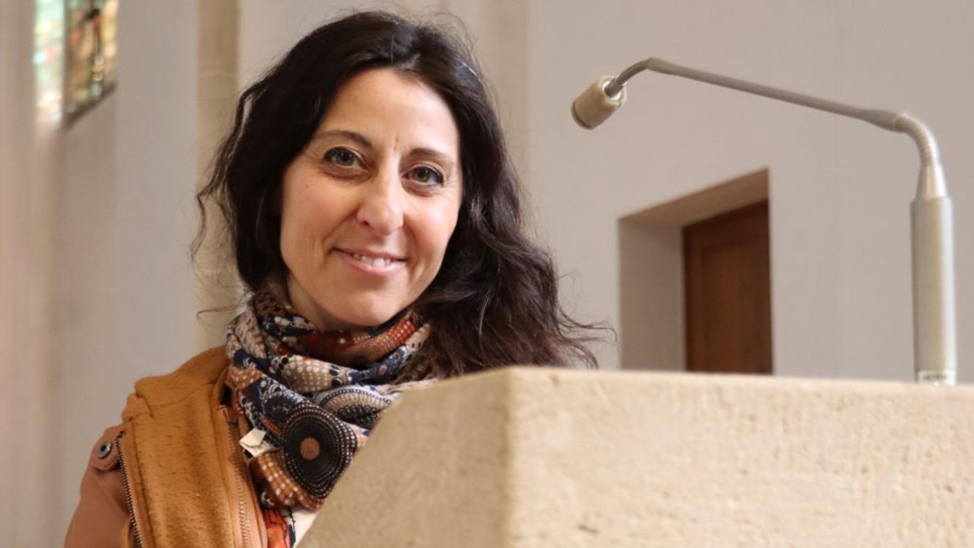 Lektorin am Ambo in St. Johann Bremen